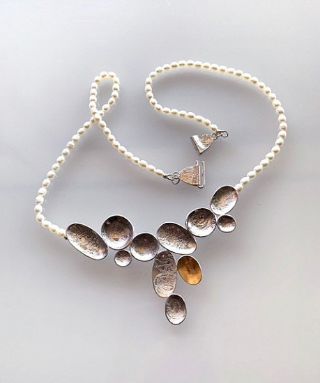 Elyse Bogart, #485 NECKPIECE WITH PEARLS
Etched Sterling Silver, 22K Gold, Pearls
EBOG#485
$600
Free Domestic Shipping